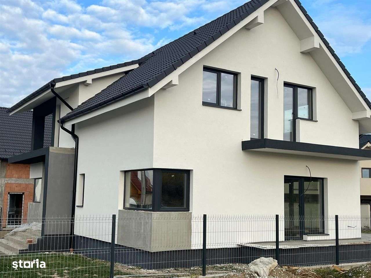 Casa individuala, noua, curte 330 mp, 4 camere, 3 bai, zona linistita - Imagine principală: 4/5