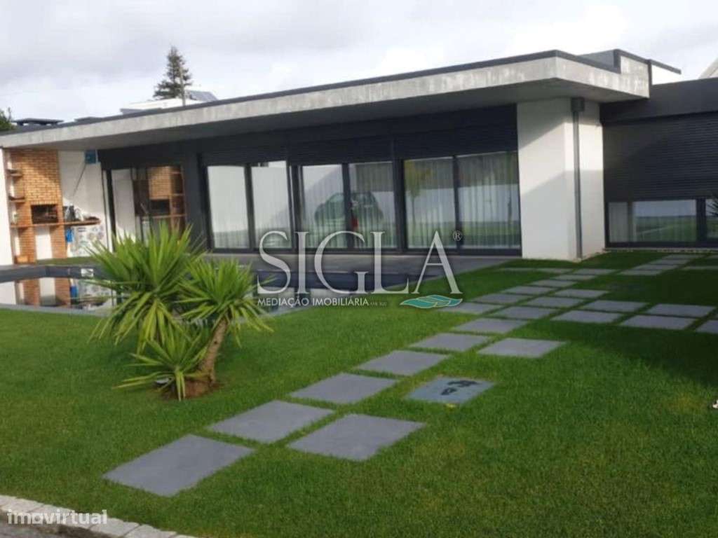 Moradia T3, com piscina, em Arcozelo - Grande imagem: 2/3