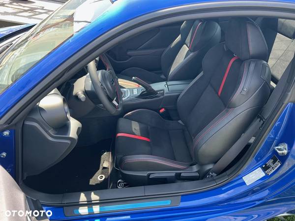 Subaru BRZ 2.4i Sport - 8