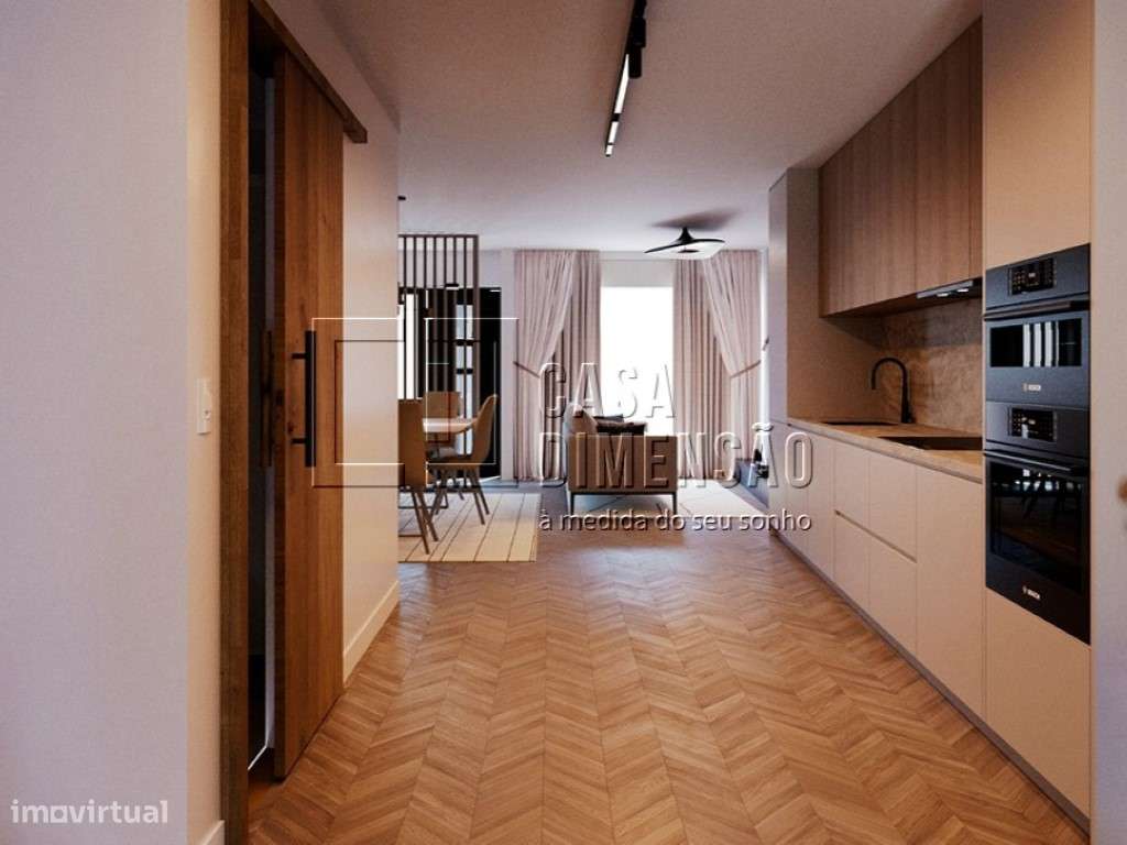 Apartamento T0/T1, em remodelação total, com Terraço de 71 m2!!-5