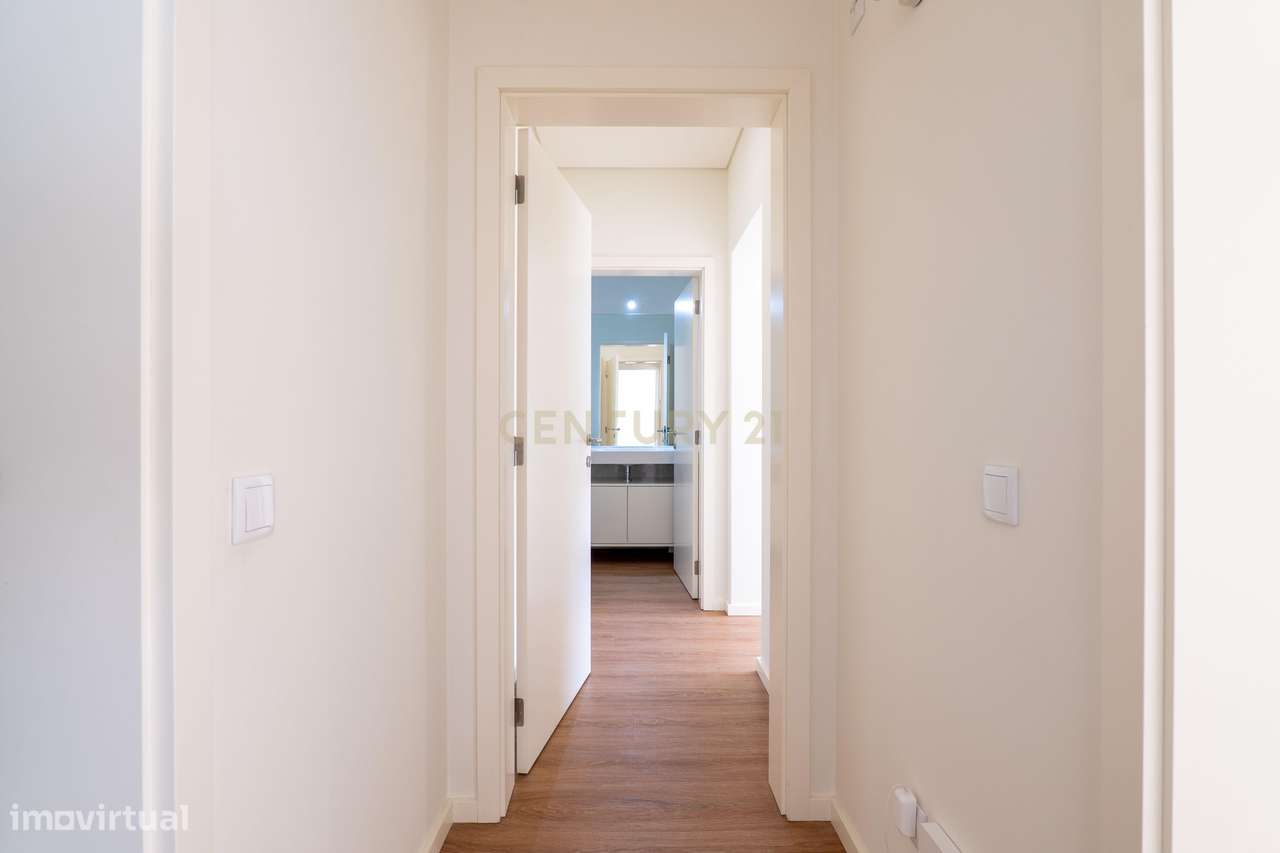 Apartamento T2 praticamente novo , nas Antas, Porto-14