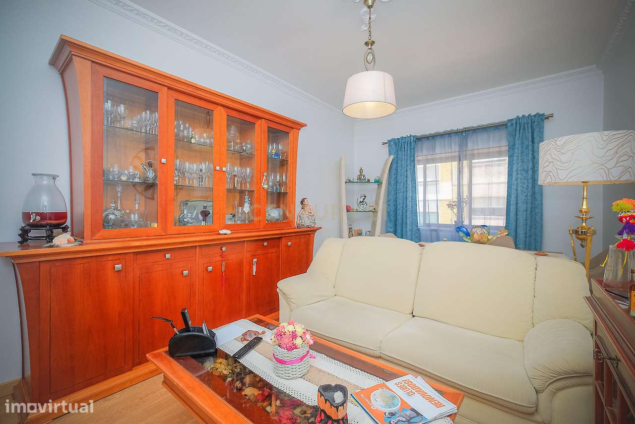 Apartamento T3 em Amora, Seixal - Vista para o Rio-1
