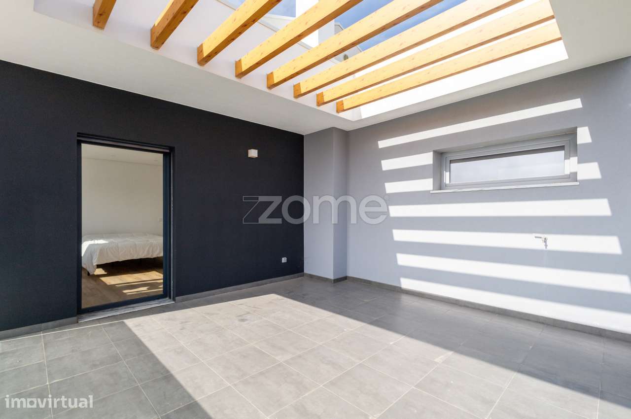 Moradia T3 com piscina na Sobreda-31