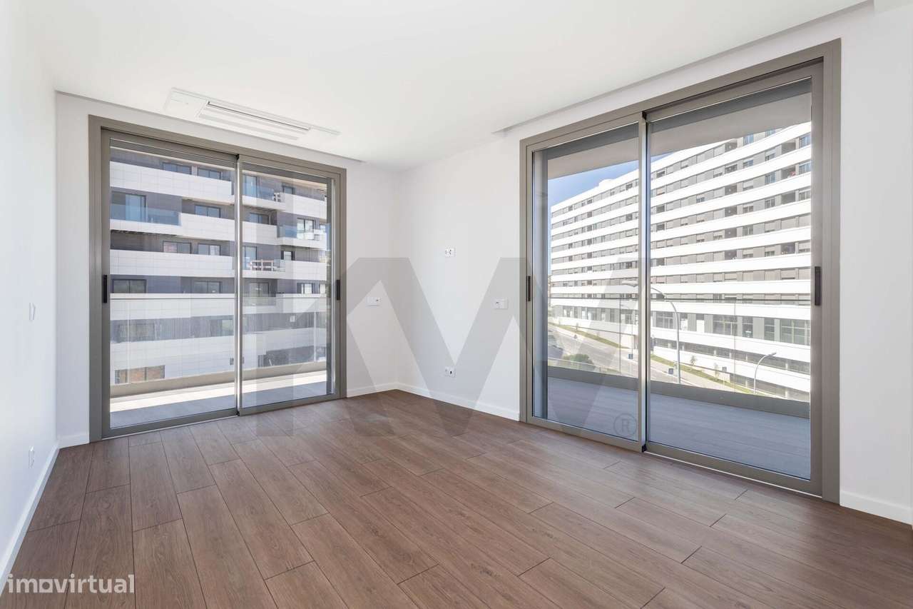 Exclusivo T3 Novo com Varandas de 51m2 | 2 Lugares de Garagem e Arreca-27