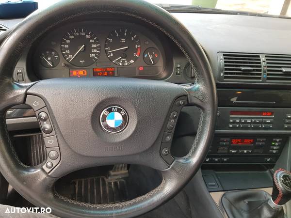 BMW Seria 5 520i Touring - 6