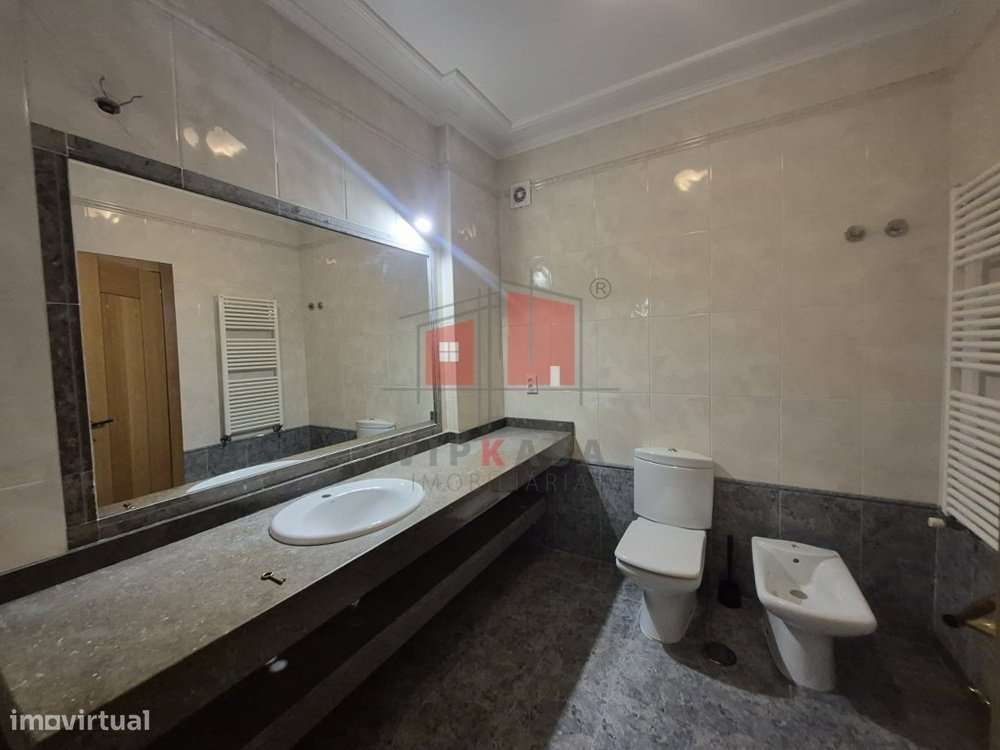 Apartamento T2 em Vila Franca de Xira-17