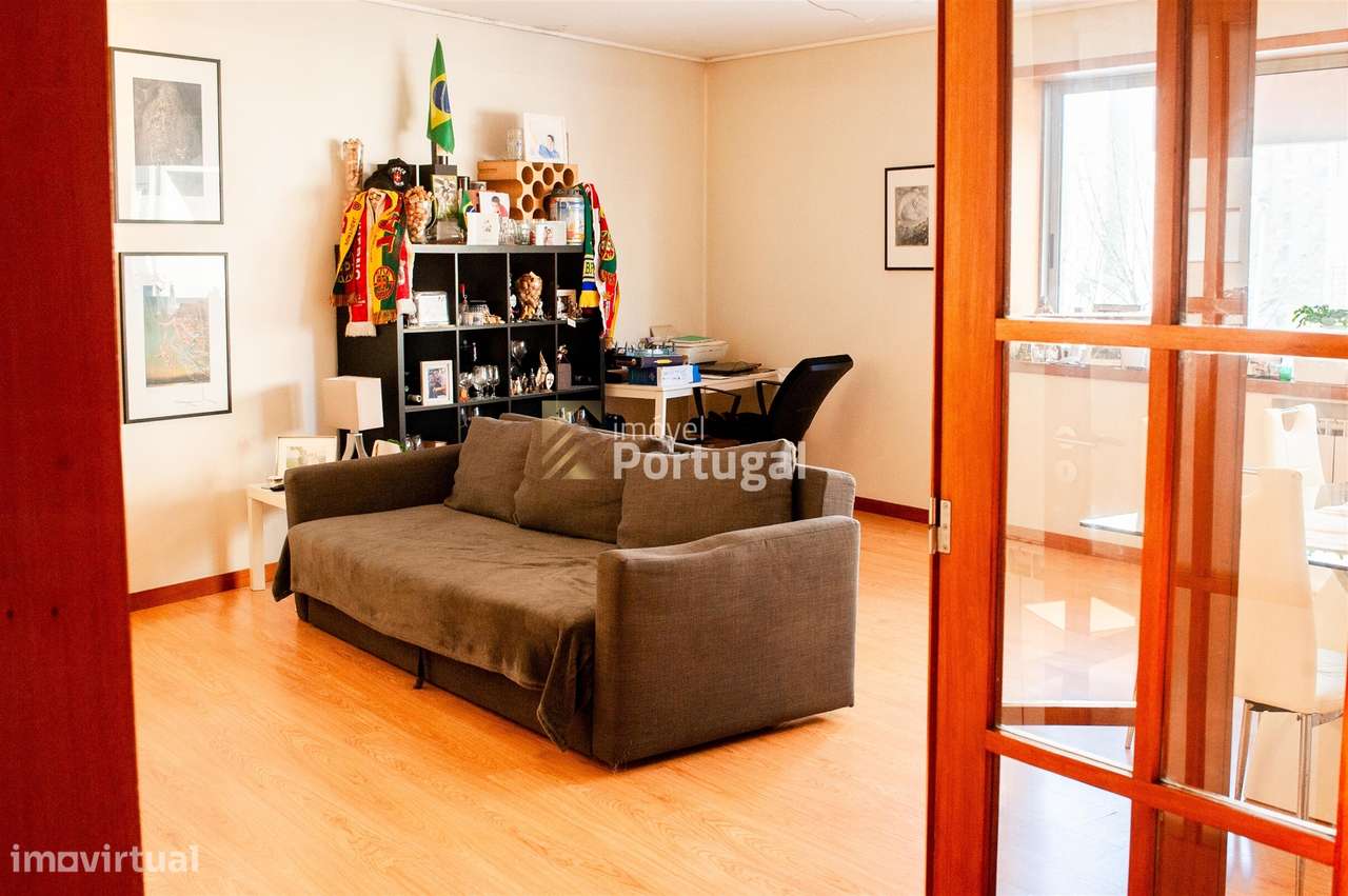 Apartamento T3 com terraço e churrasqueria - Grande imagem: 3/26