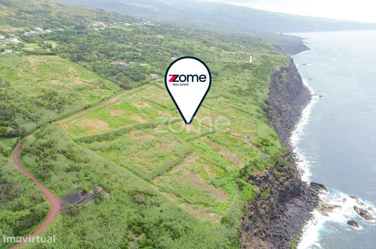 Terreno rústico com área total de 43.560 m², no Capelo - Grande imagem: 2/9