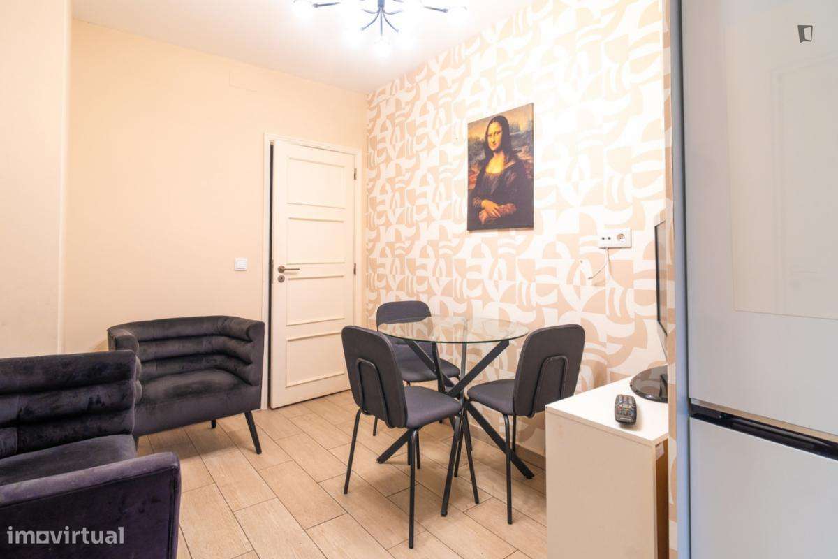 Quarto - localizado em Roma-Areeiro Lisbon - Grande imagem: 4/6