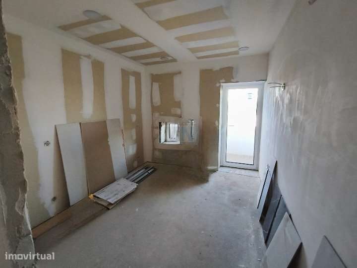 Moradia T3  junto a Condeixa-17