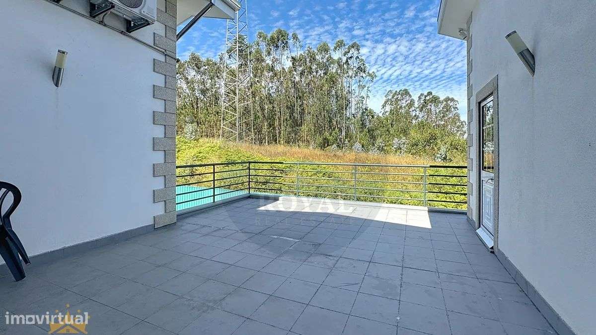 Moradia Isolada T4 em Arrifana –-22