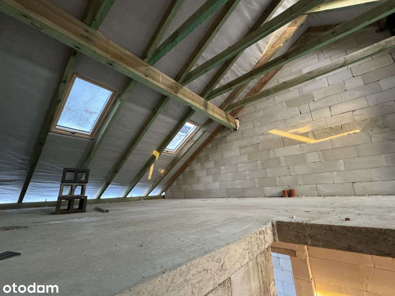 Dom szeregowy w stanie surowym otwartym, gaz oraz prąd na działce-12