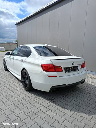 BMW Seria 5 M550d xDrive Sport-Aut - 12