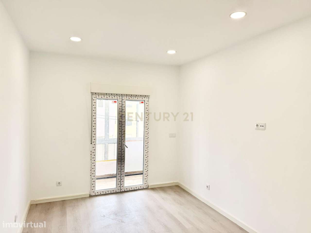 Apartamento T2 Totalmente Remodelado | Vale Fetal – Charneca da Capari - Grande imagem: 5/8