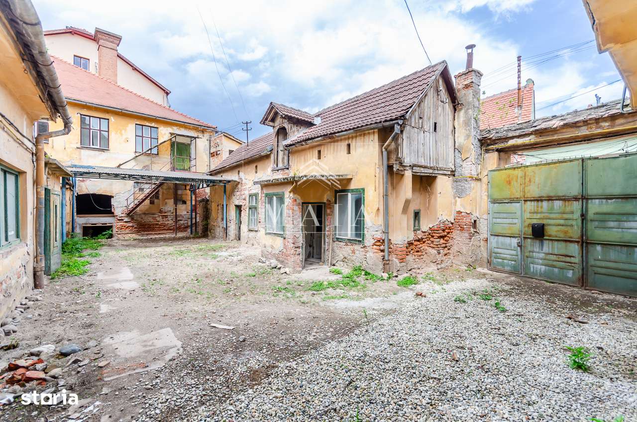 Casă de vânzare în Centrul Istoric Sibiu,  cu proiect pt. 24 de camere - Imagine principală: 4/9