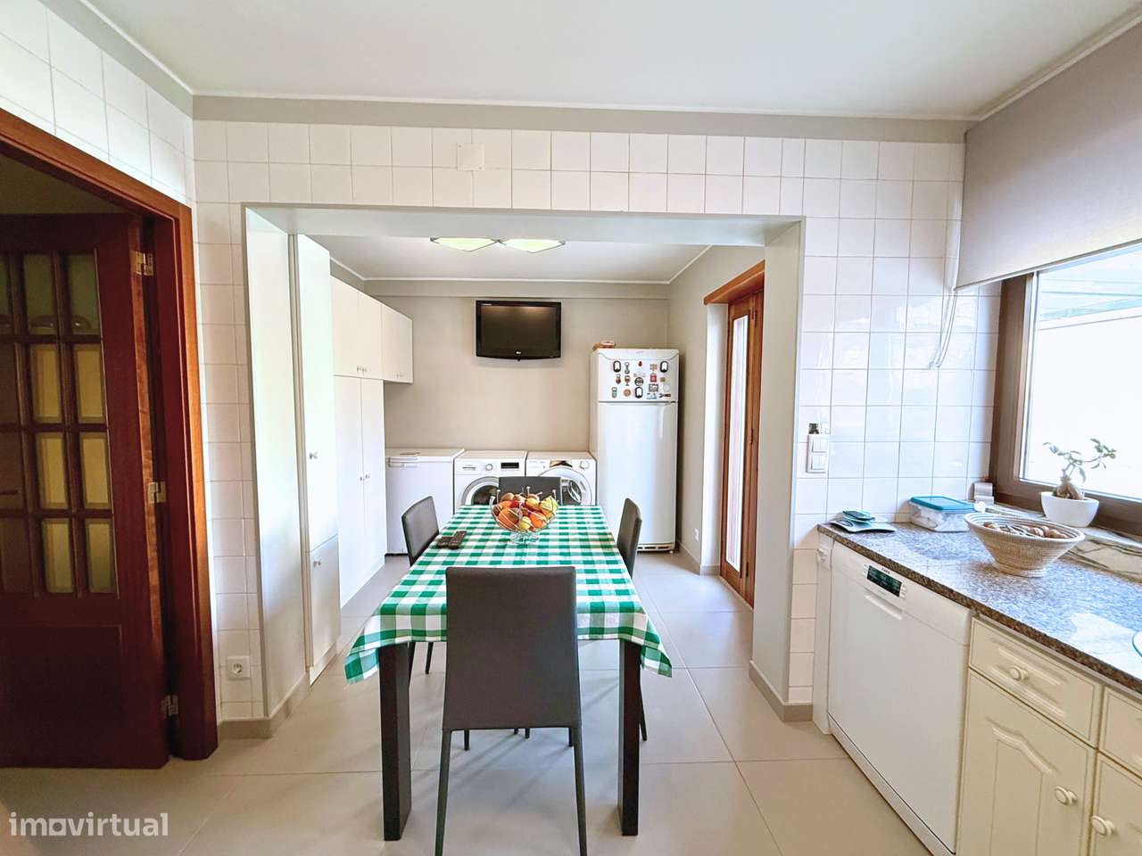 Moradia T3 geminada com jardim em Santa Marta-6