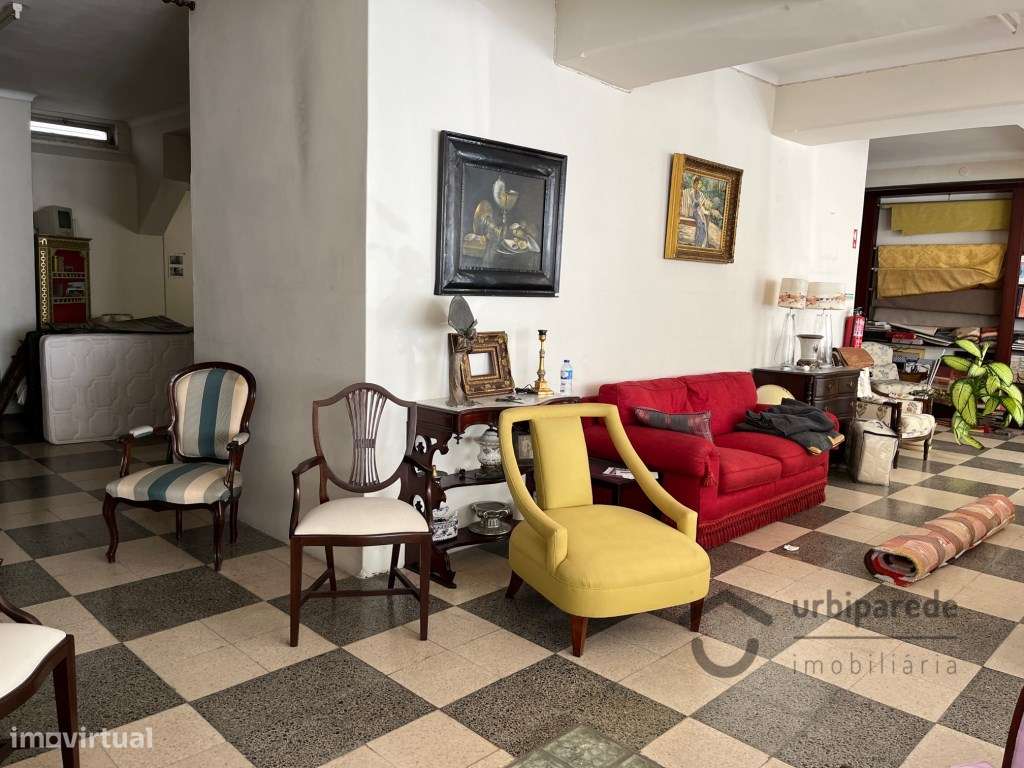 Loja em Oeiras com 400m2, com dois pisos, disponível.-5