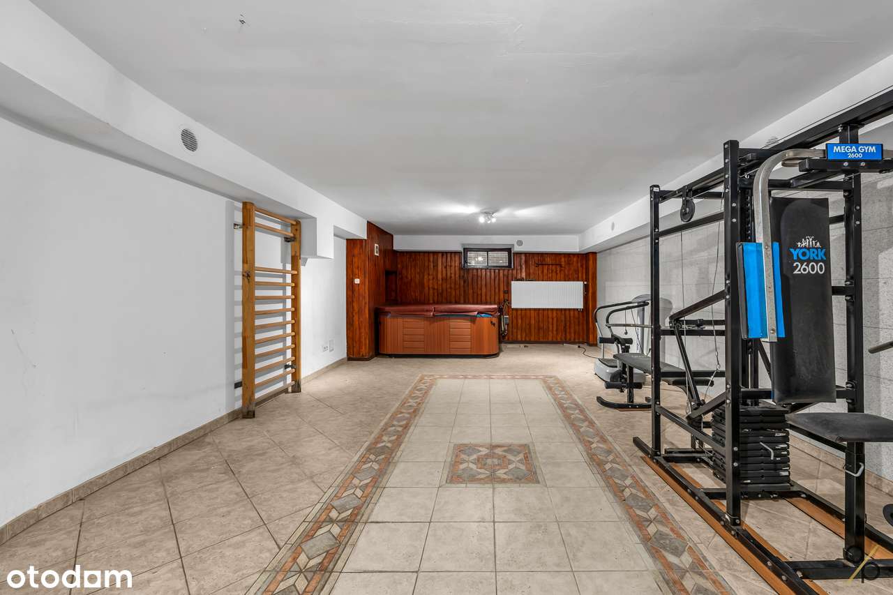 Willa w Radości - 744 m², działka 3000 m², komfort, las za oknem i SPA-10