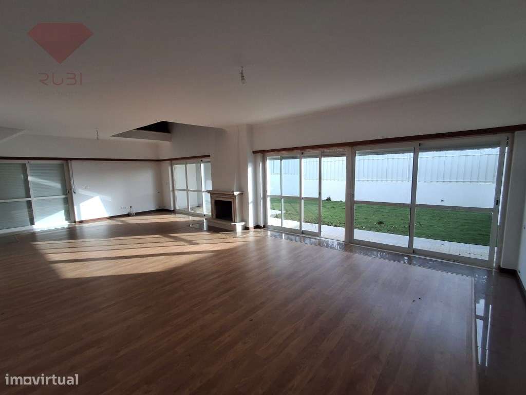 Moradia T4 à venda na Cotovia - Sesimbra-33