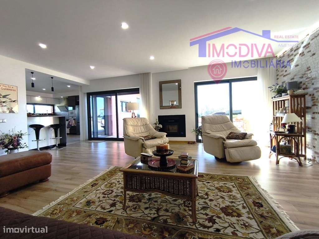 Moradia térrea T3 com garagem em Figueiró dos Vinhos-3