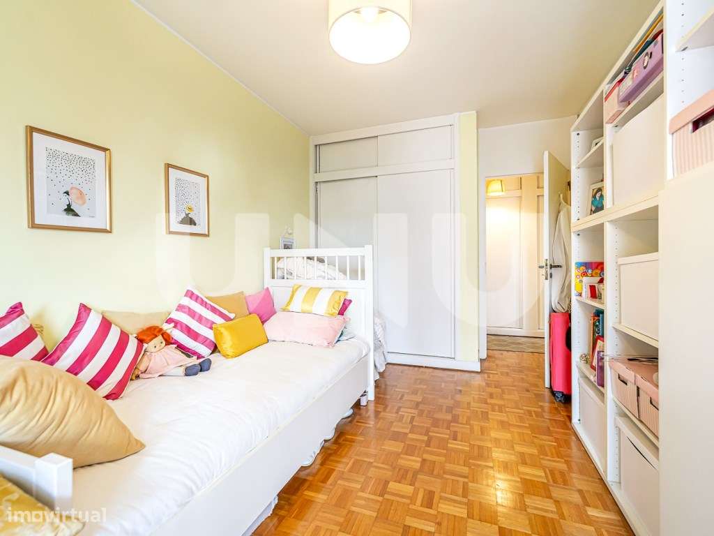 Apartamento T2 com vista desafogada em Algés - Rua Margarida Palla-9