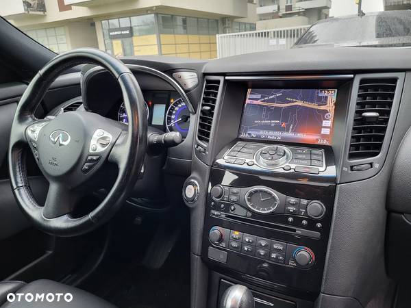 Infiniti QX70 3.7 S Premium - 10