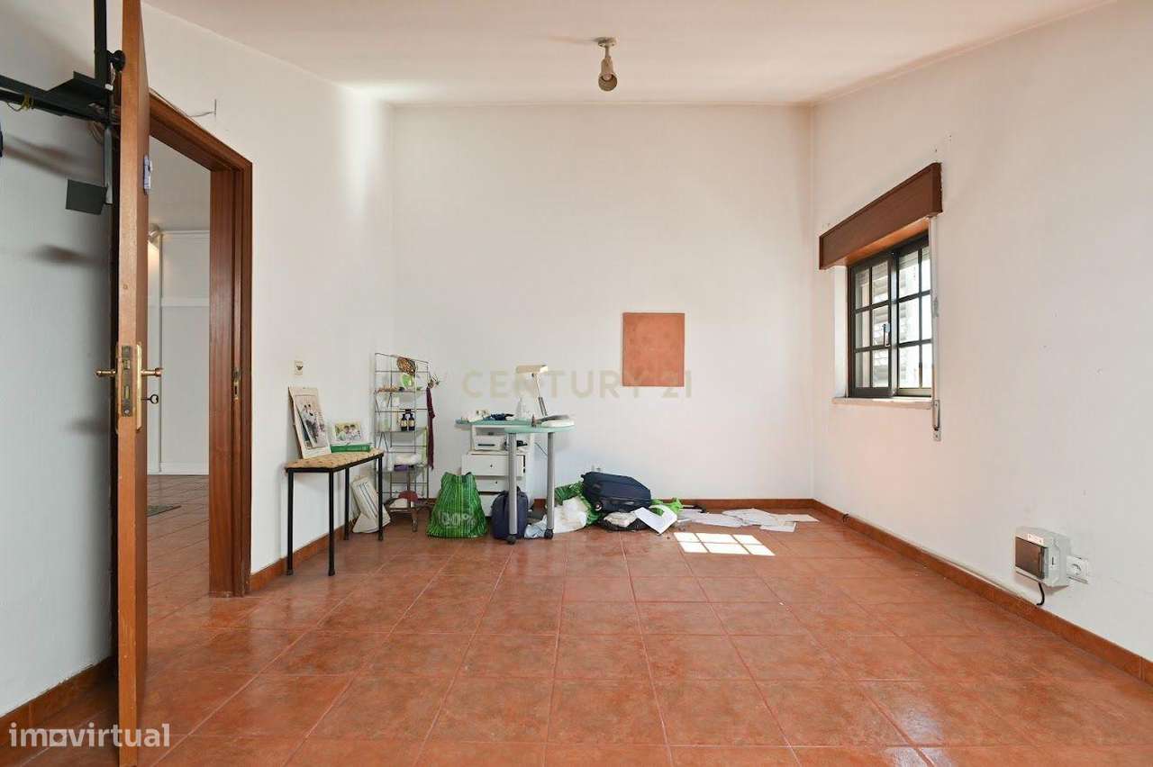 Espaçosa Moradia T3 na Quinta do Conde, Sesimbra-15