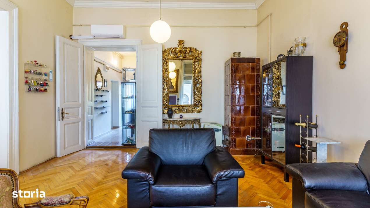 Apartament in centrul orasului,zona SORA,cladire monument–un fragmen - Imagine principală: 4/13