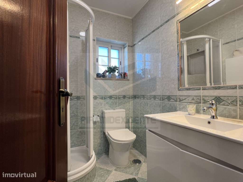 MORADIA T4+1, CAVE 76m2, SÓTAO, GARAGEM, GAIO - MOITA-33