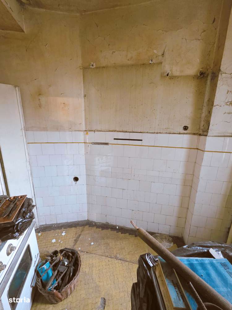 Caderea Bastiliei, apt. 2 camere, etaj 1, balcon,50mp, pe lista de U 3-12