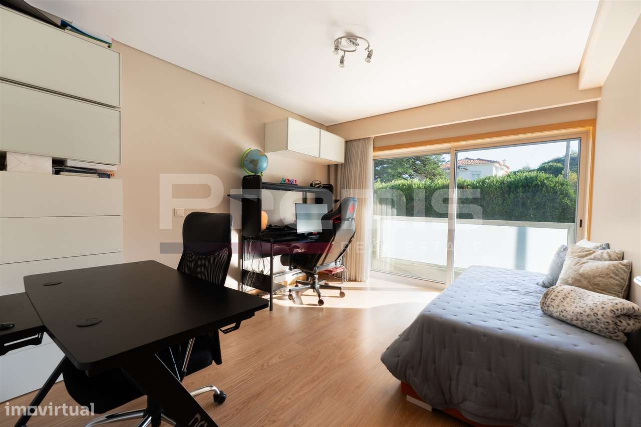 Moradia T5, com jardim e garagem para 4 carros, em Vila Nova de Gaia-33