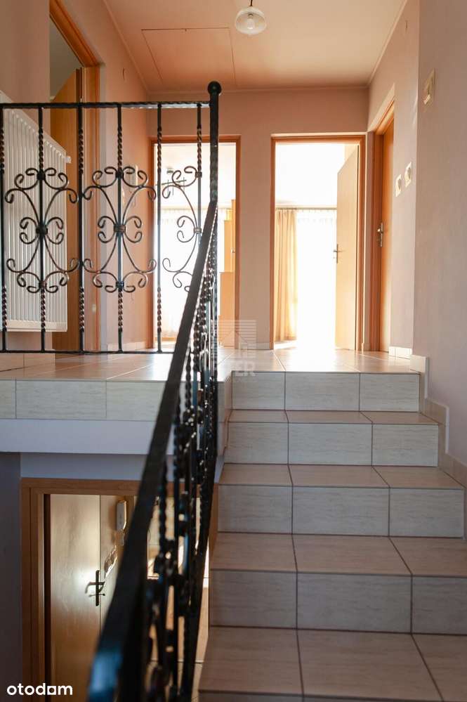 dom I Brzesko, ul. Sikorskiego I do wejścia-10