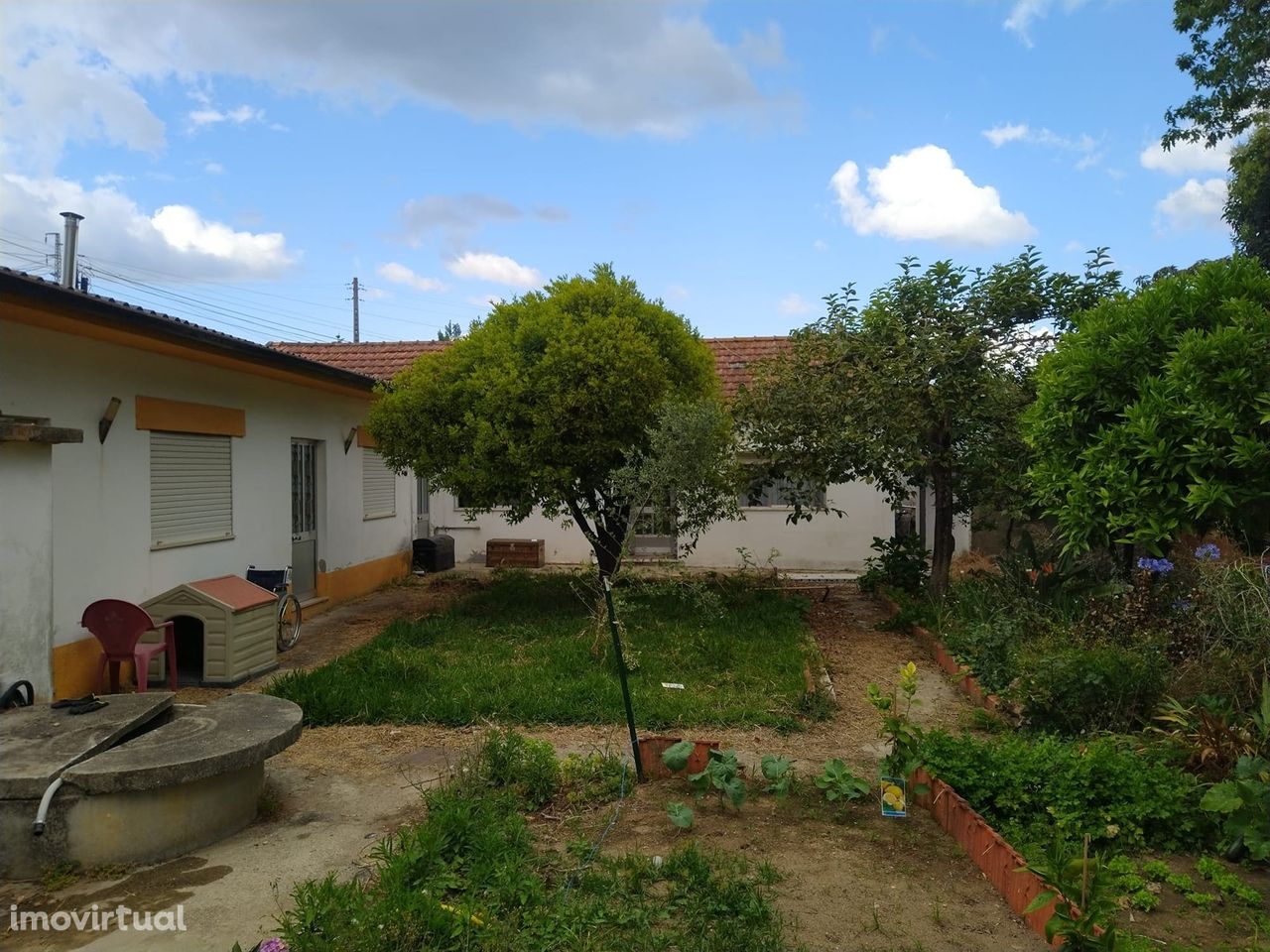 Terreno p/ Construção e Anexos p/ Habitação