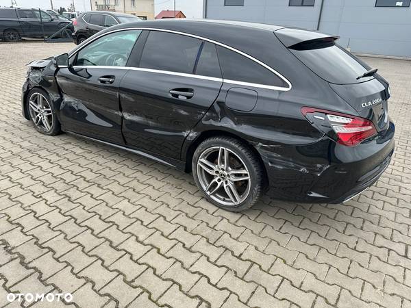 Mercedes-Benz CLA 200 d 4-Matic - 4