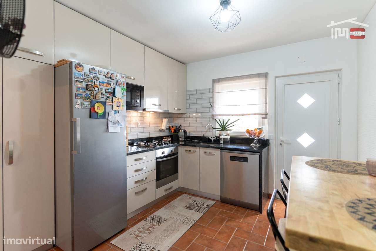 MORADIA T3 REMODELADA | ENTRADA DE FÁTIMA-9