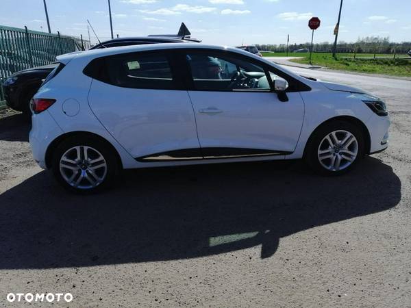 Renault Clio - 26