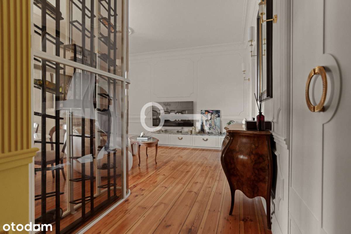 Paryski Szyk w Sercu Wildy | Marmur i Lity Dąb-10