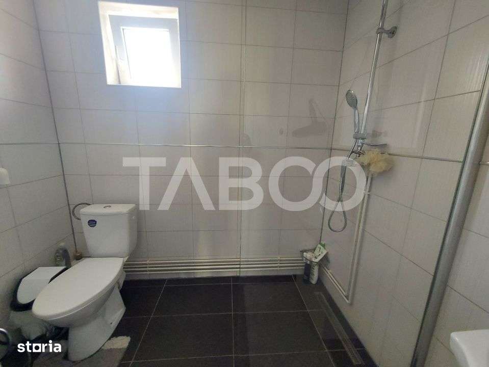 Casa de vanzare teren 950 mp si deschidere 21 m in zona Calea Poplacii-11