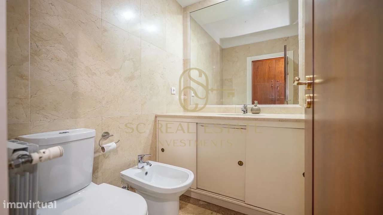 Exclusivo T2 Duplex Recuado, Último Piso, 2 Terraços, Cedofeita-22