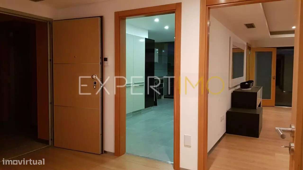 Apartamento T3 1ºandar, prédio construção moderna - Grande imagem: 5/11