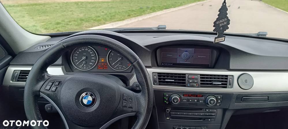 BMW Seria 3 325i Edition Sport - 17