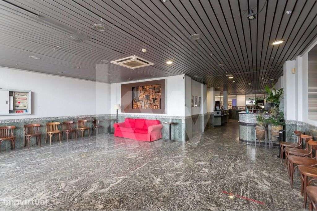 EXCELENTE ESPAÇO COMERCIAL NA BICA DO SAPATO - Grande imagem: 4/49