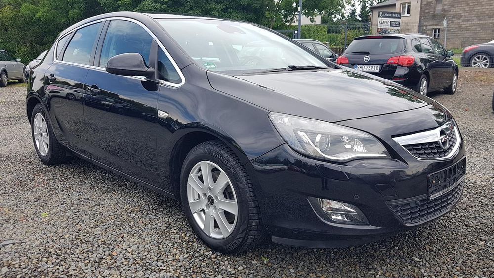 Opel Astra J (2009-2019) 1.6 Turbo Edition Sport 2010