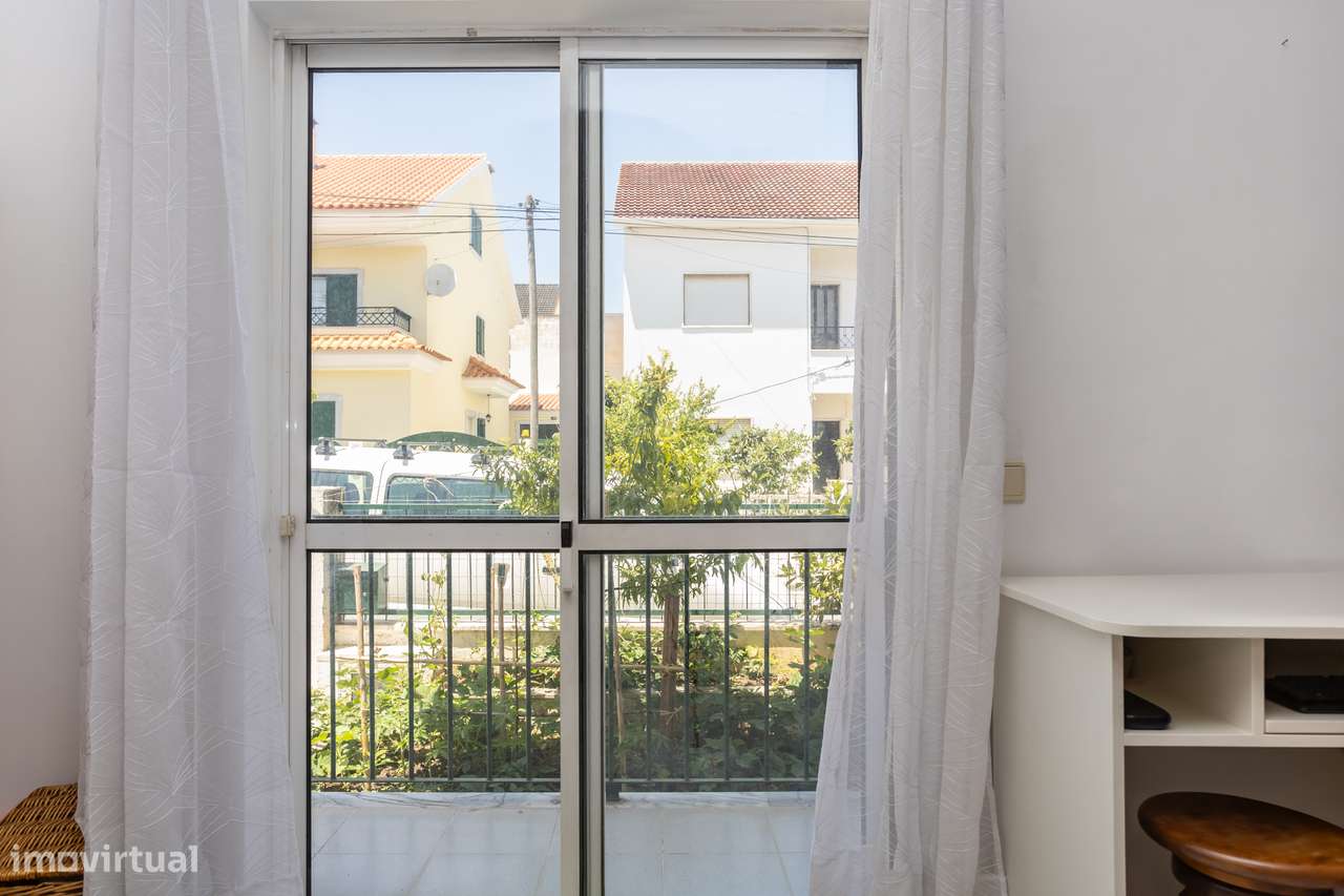 Moradia Geminada com Jardim, Cave e Garagem.-44