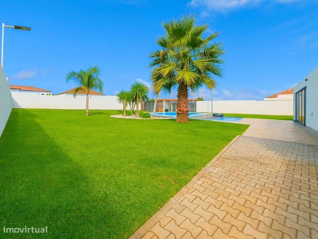 Exclusiva Moradia Térrea T3 | 2.000 m² | Piscina Aquecida | Anexo C...-25