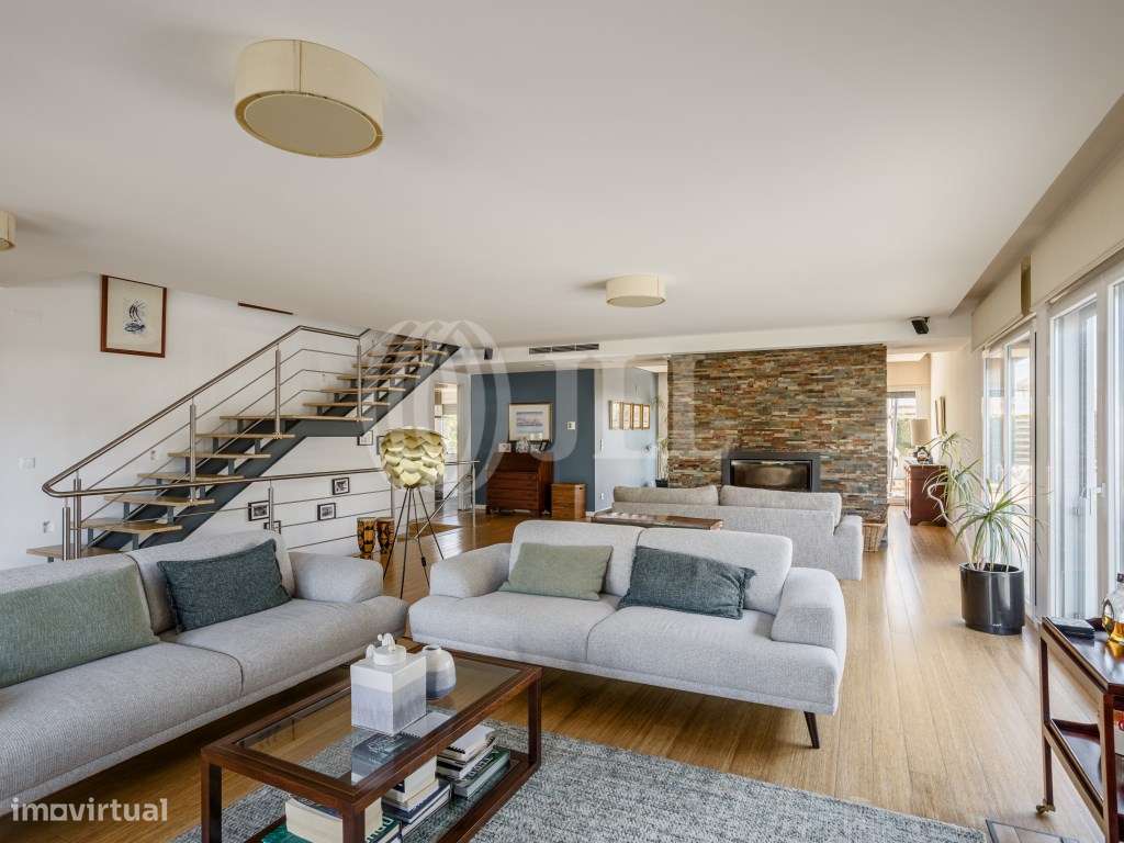 Moradia T4 com jardim e garagem na Parede em Cascais - Grande imagem: 4/21