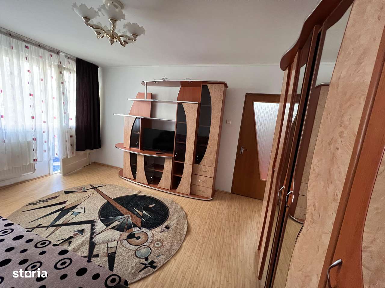Proprietar inchiriez apartament 2 camere + loc de parcare - Imagine principală: 5/16