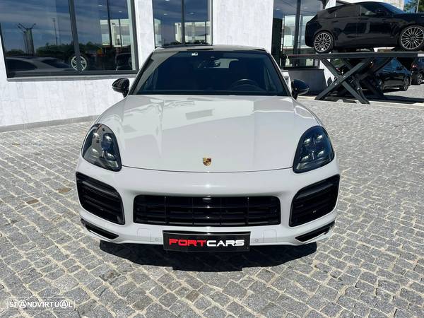 Porsche Cayenne Coupé E-Hybrid - 3