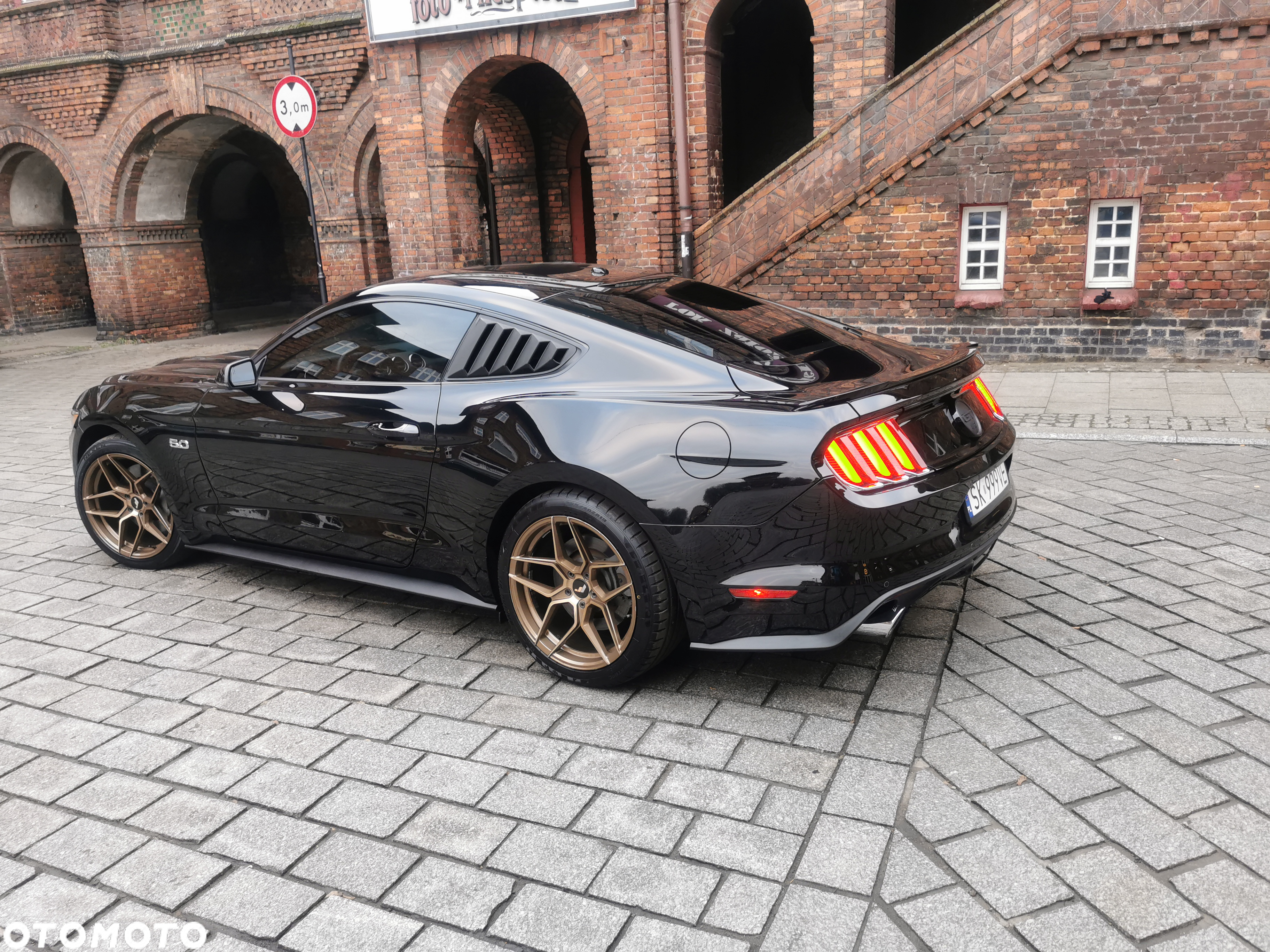 Ford Mustang 5.0 V8 GT - 14