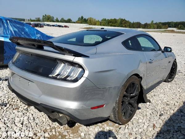 Ford Mustang 5.0 V8 GT - 5